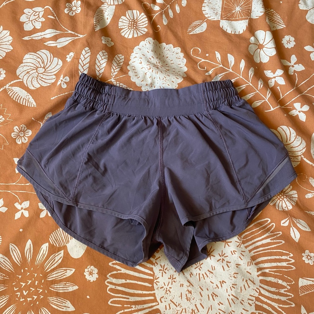 Lululemon Hotty Hot Lined Shorts 2.5”
